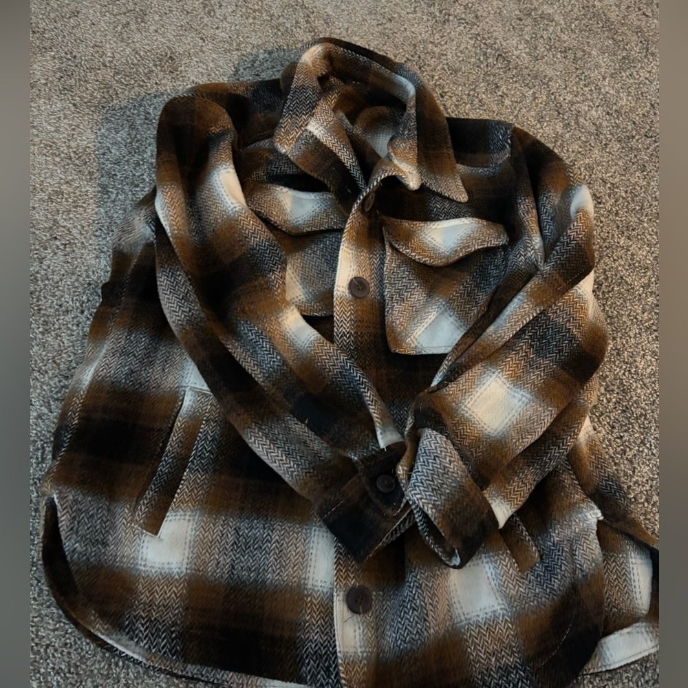 Women’s sz S plaid Shacket